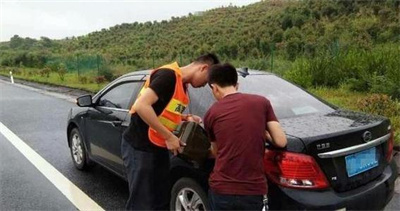 浏阳永福道路救援